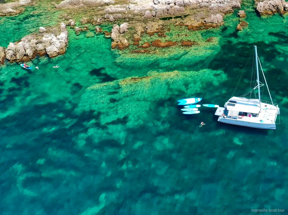 Îles du Frioul vues depuis le catamaran lors de l'excursion à Marseille